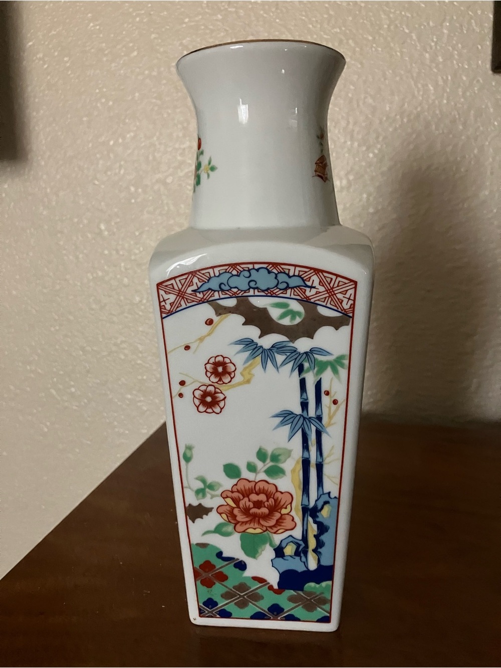 Japanese Imari square vase signed Miyako